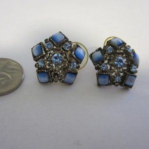 Vintage  Blue Rhinestone/blue jewels earrings
